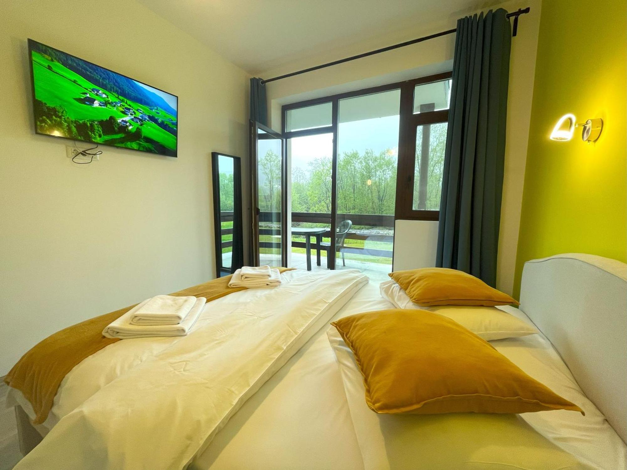 Cozy Riverfront Apartments With Garden And Mountain View Buşteni Dış mekan fotoğraf